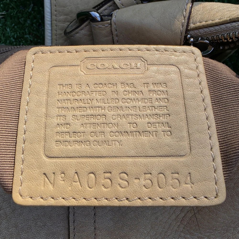 Coach Vintage Hampton Soho Boho Shoulder Bag. 2025 - Picture 3 of 16